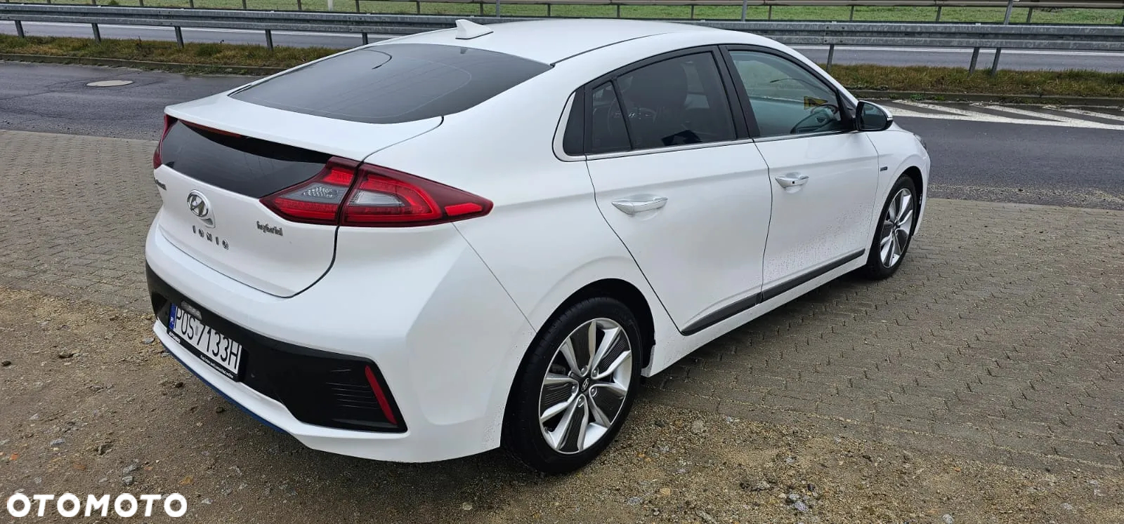 Hyundai IONIQ hybrid Platinum - 13