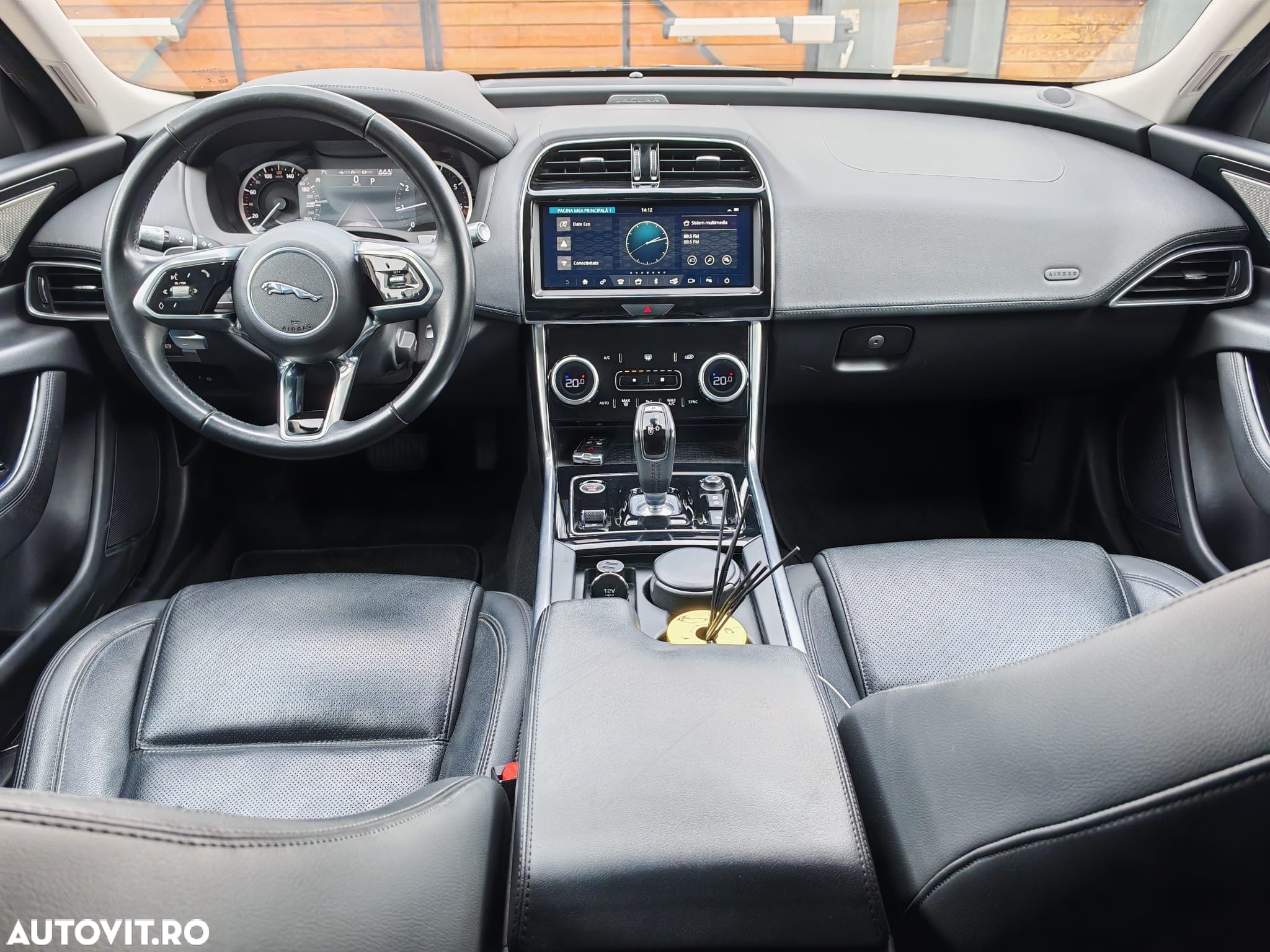 Jaguar XE P250 Aut. S - 12