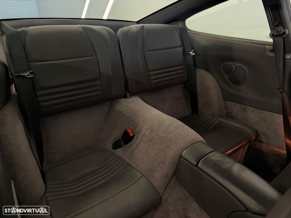 Porsche 911 (996) Carrera Coupé - 12