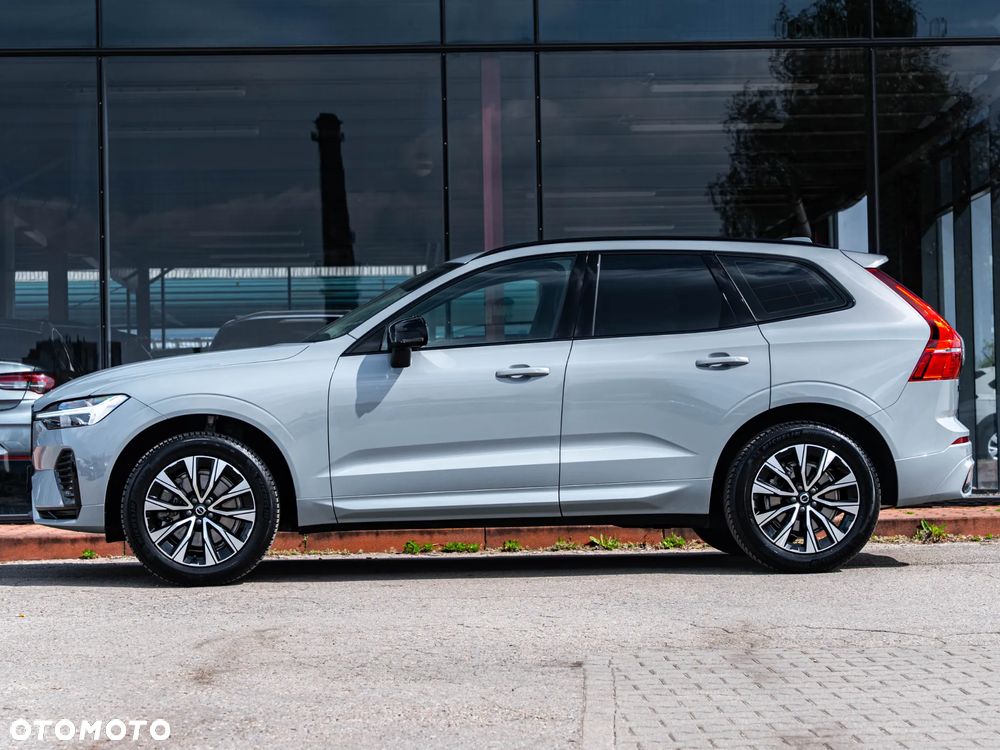 Volvo XC 60 B4 B Plus Dark - 18