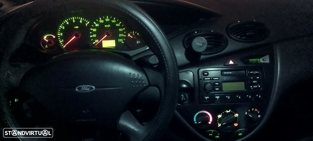 Ford Focus SW - 13