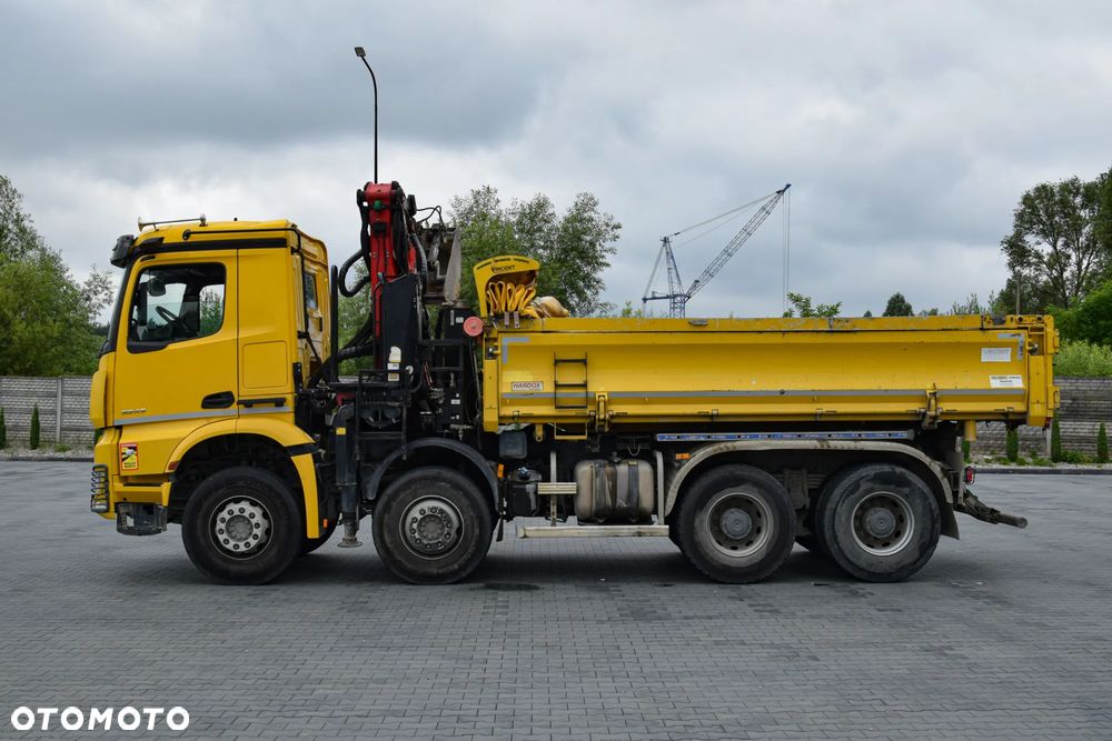 Mercedes-Benz AROCS 3243 / 8x4 / EURO 6 / HDS PALFINGER EPSILON Q170Z / ROTATOR / CHYWTAK / STEROWANIE RADIOWE / WYWROTKA / HYDROBURTA / AUTOMAT / SYSTEM KAMER CYFROWYCH / KAMERA COFANIA / NAWIGACJA / HAK / NISKI PRZEBIEG / 2017 / SERWISOWANY / SPROWADZONY - 8