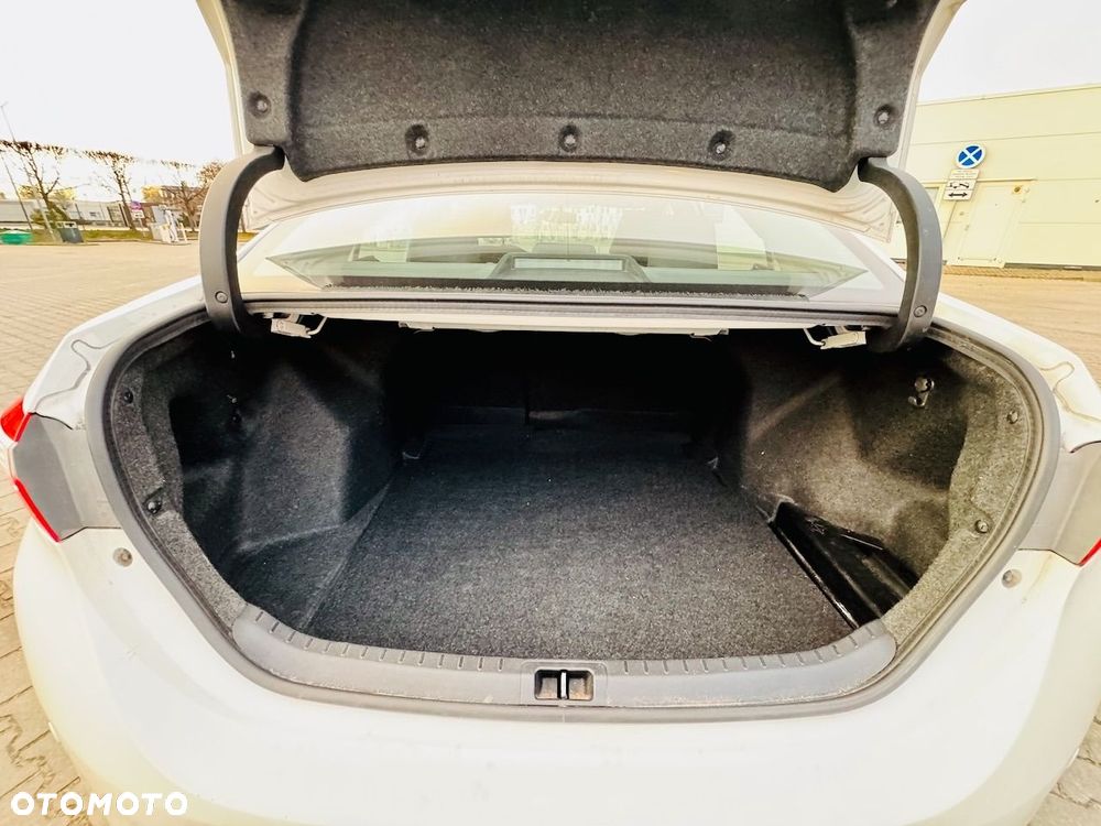 Toyota Corolla 1.6 Premium - 17