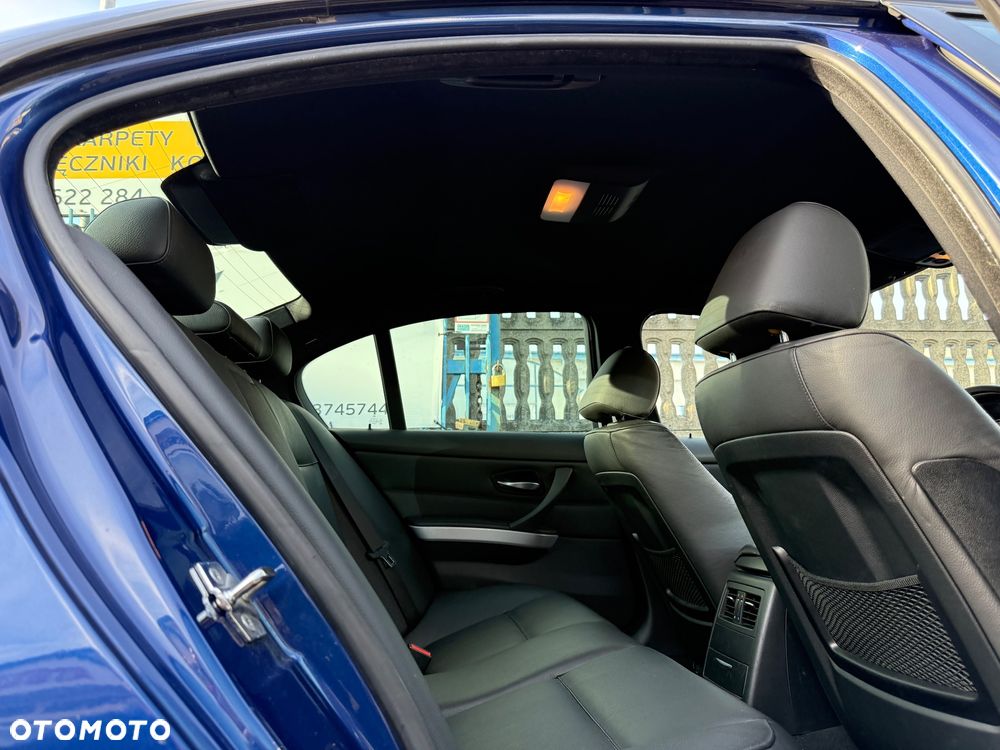 BMW Seria 3 318i - 32