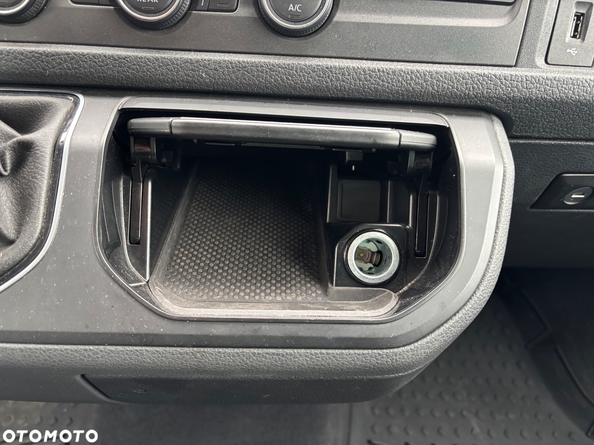 Volkswagen Multivan 2.0 TDI L1 Edition DSG - 26