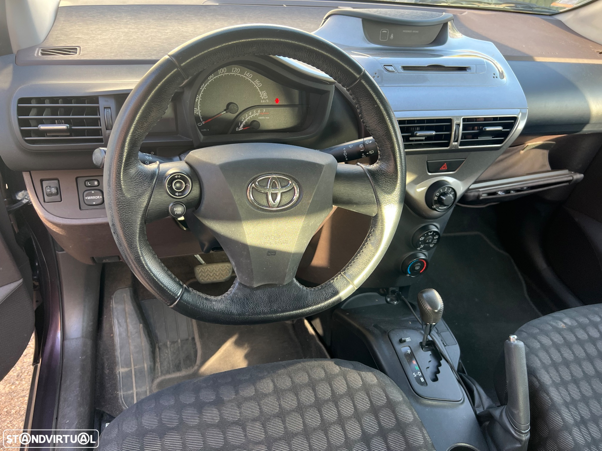 Toyota iQ 1.0 VVT-i 2 MultiDrive - 5