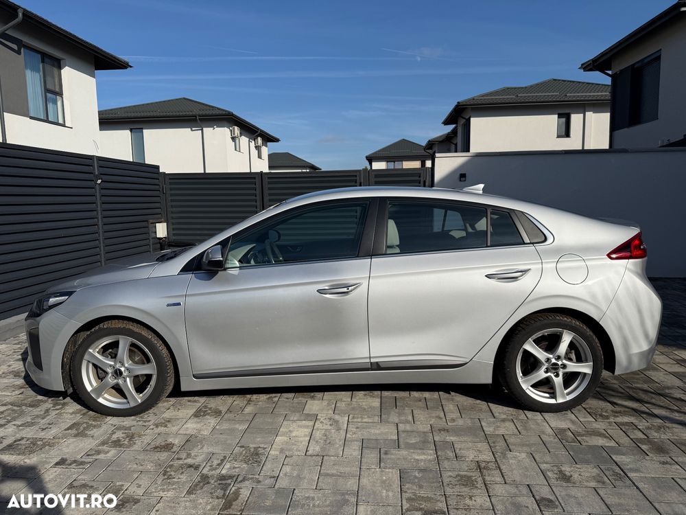 Hyundai IONIQ 1.6 GDI Premium - 9