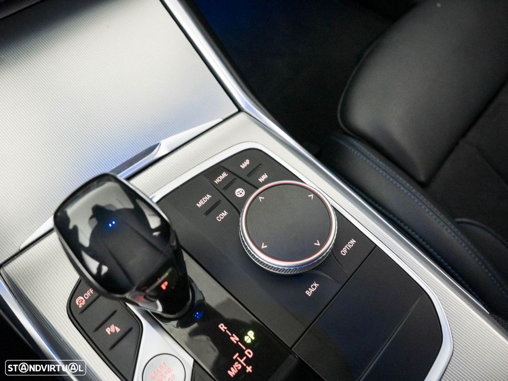 BMW 318 d Touring Pack M Auto - 27