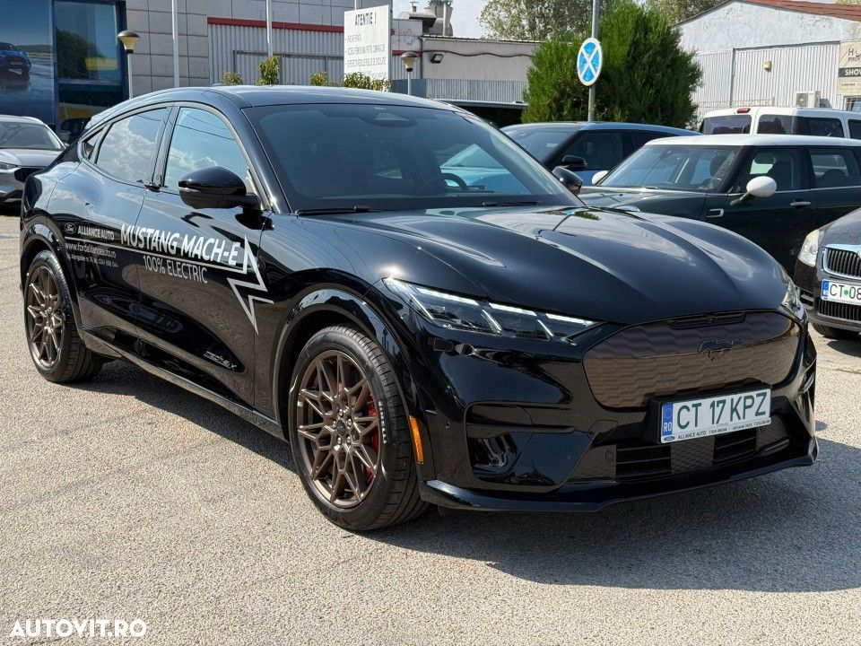 Ford Mustang Mach-E - 6
