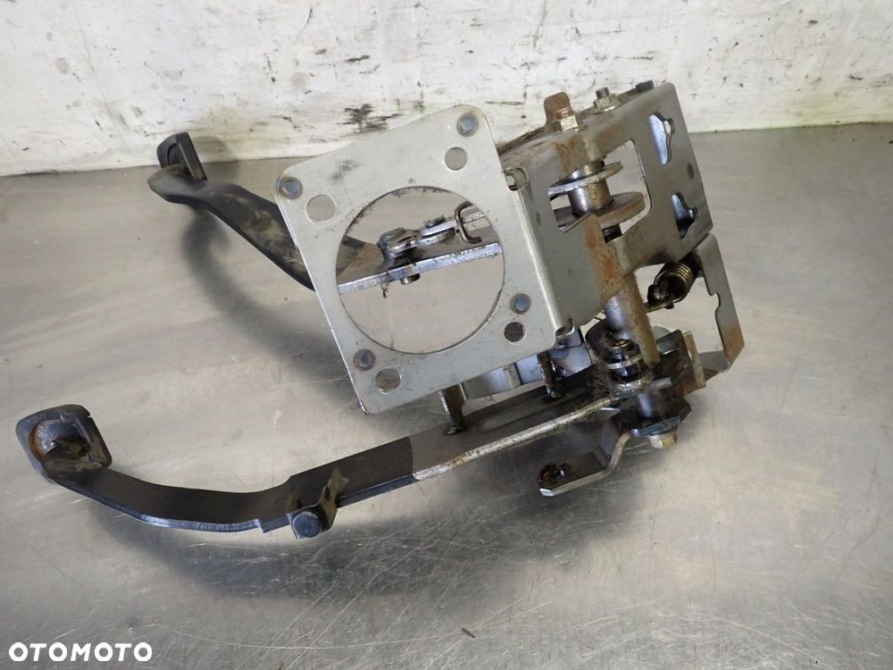 PEDAŁ SPRZĘGŁA HAMULCA SUZUKI GRAND VITARA II 1.9 - 5