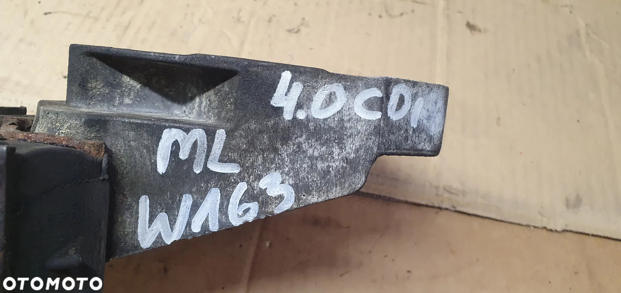 Łapa poduszka silnika Mercedes ML W163 4.0 CDI A6282230304 - 7