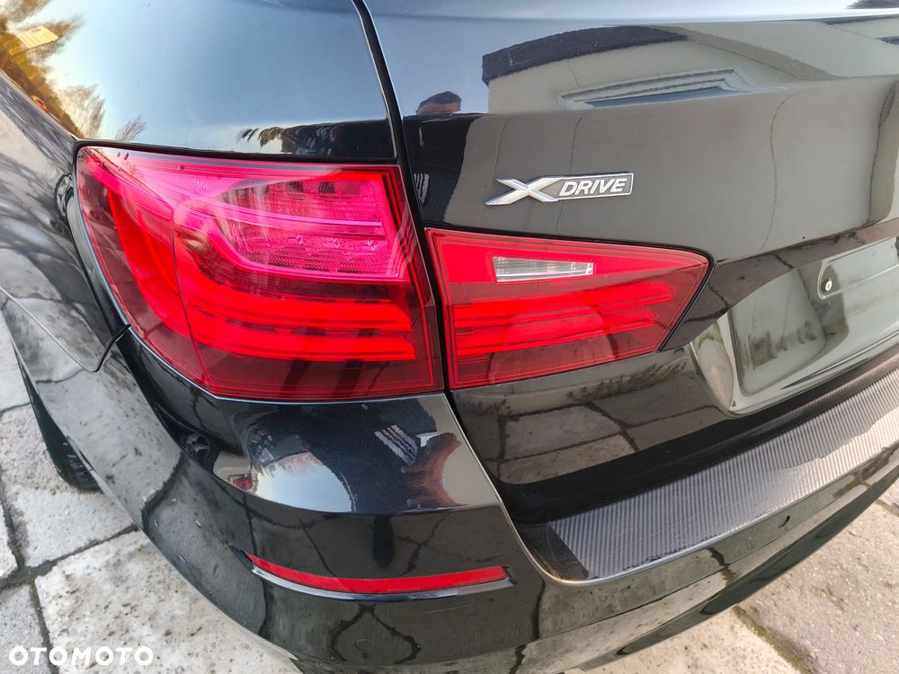 BMW Seria 5 525d xDrive Sport-Aut - 31