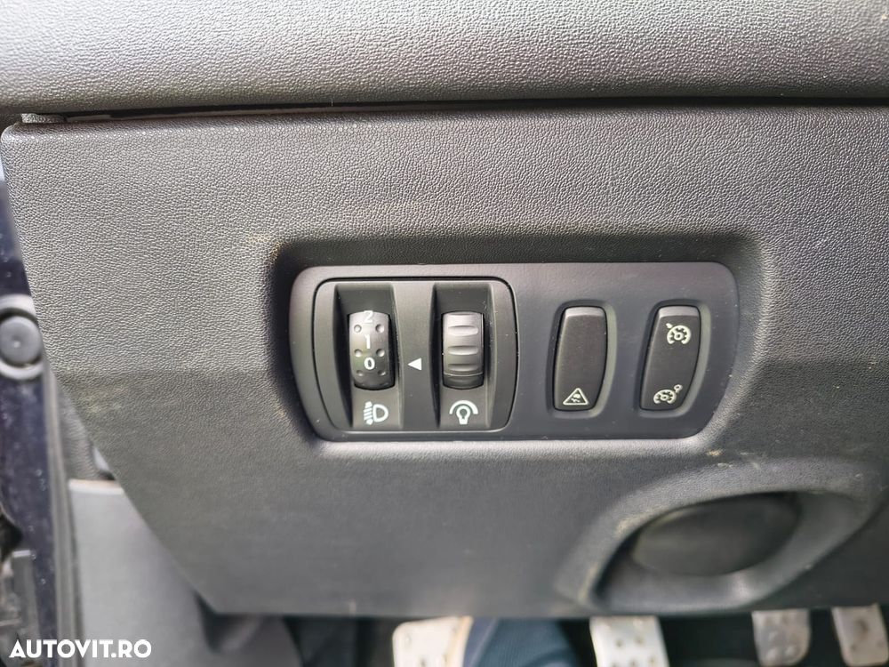 Renault Megane 1.6 Exception - 10