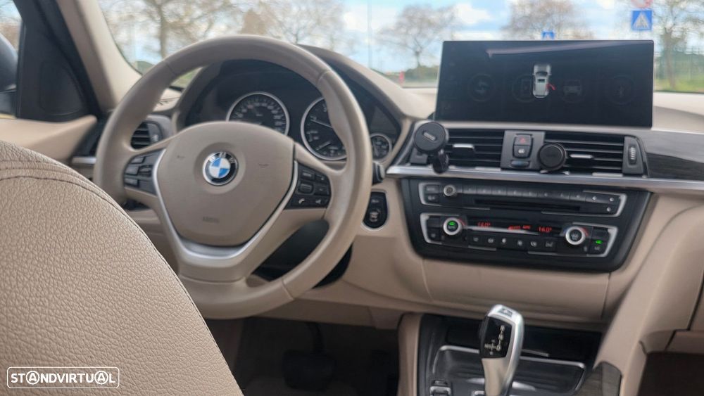 BMW 320 d Auto Line Luxury - 35