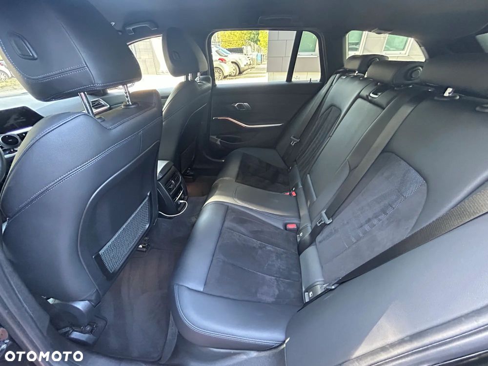 BMW Seria 3 330i xDrive M Sport sport - 20