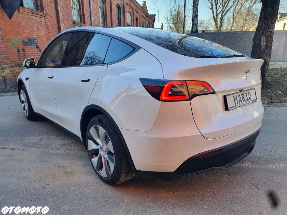 Tesla Model Y Long Range RWD - 4