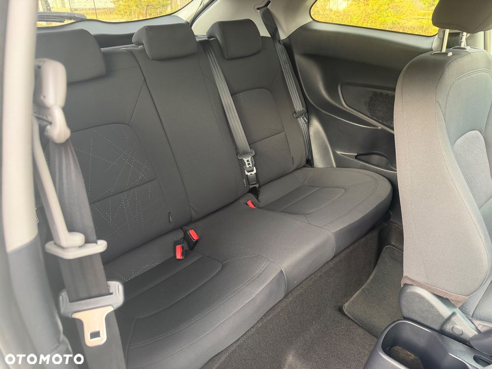 Kia Rio 1.2 Dream Team Edition - 23