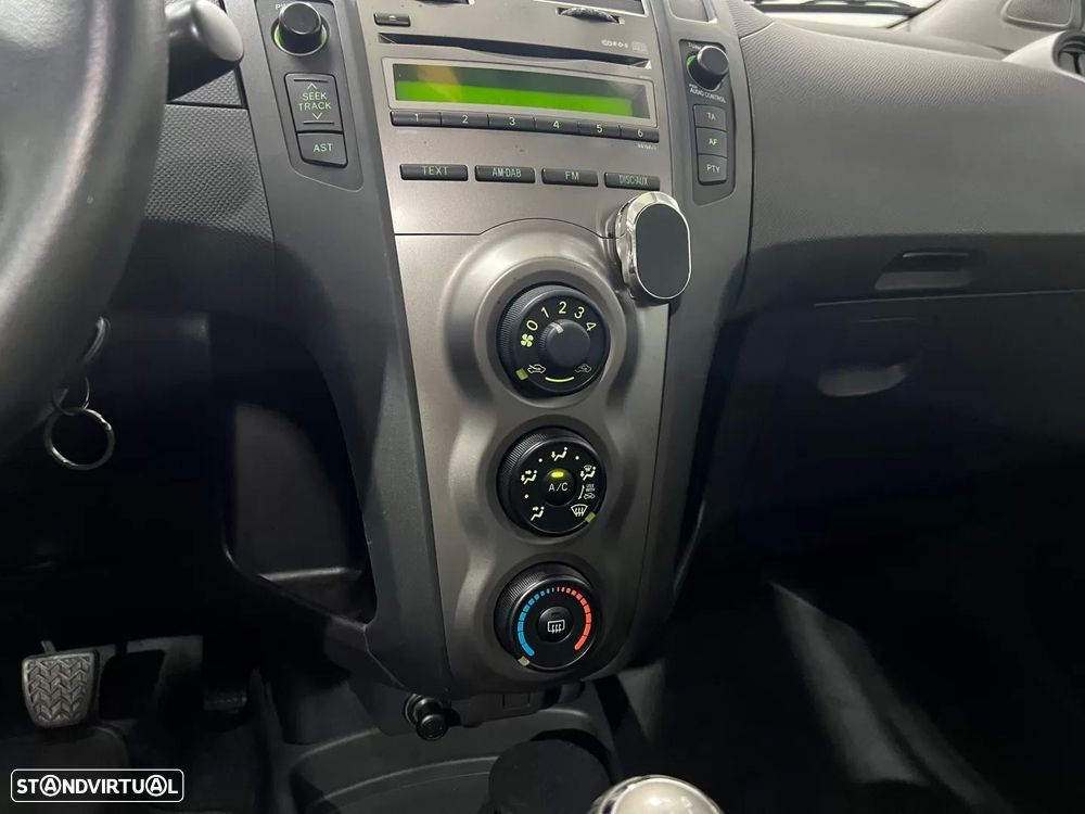Toyota Yaris 1.0 VVT-i AC - 17
