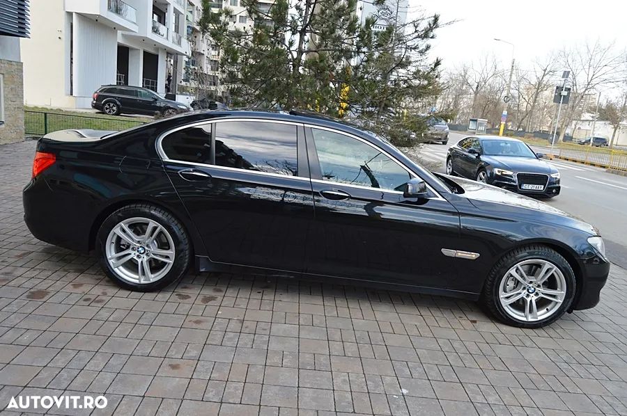 BMW Seria 7 730d - 31
