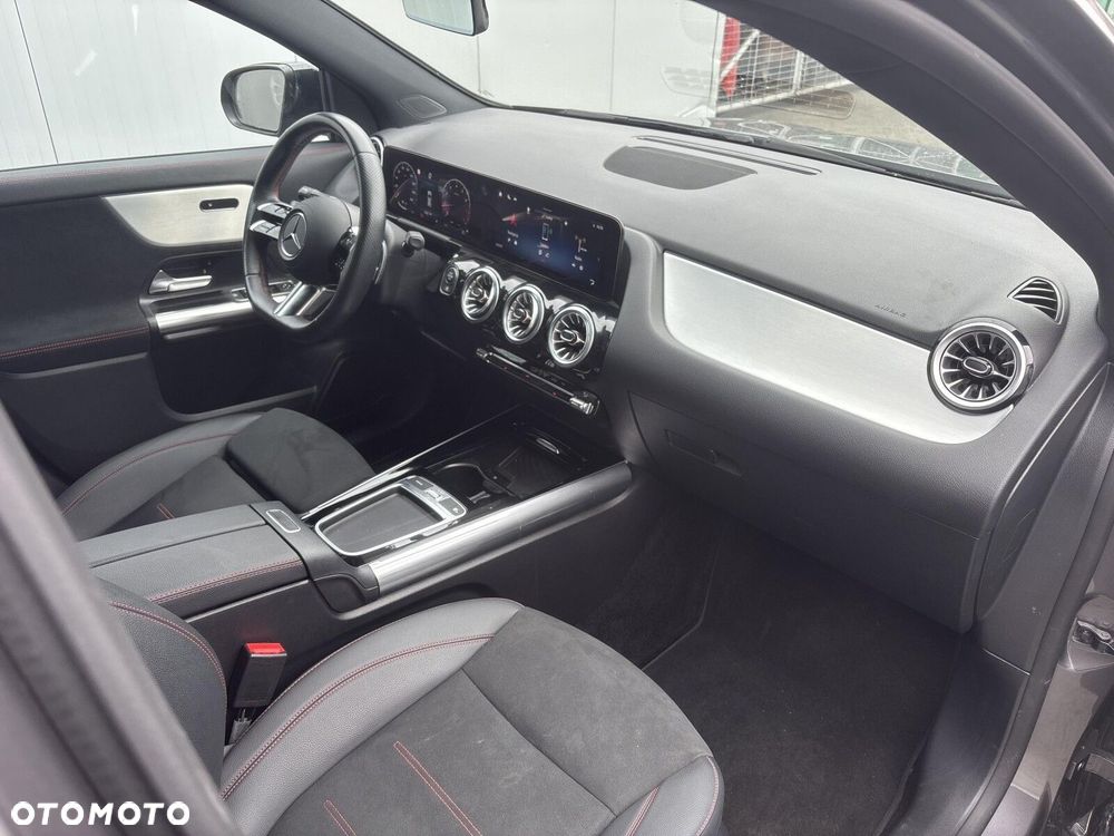 Mercedes-Benz GLA - 17
