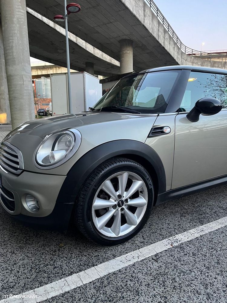 MINI 3 Portas Cooper D - 10