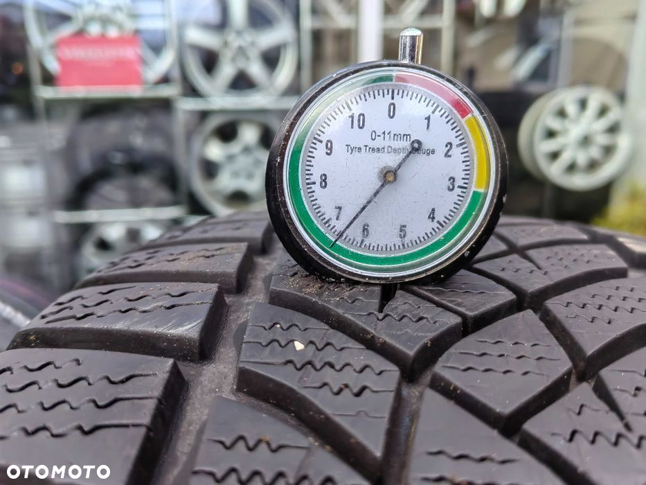 235/55R18 104H Goodyear Ultragrip performan gen-1 kpl zima KZ86 20r K5 - 2