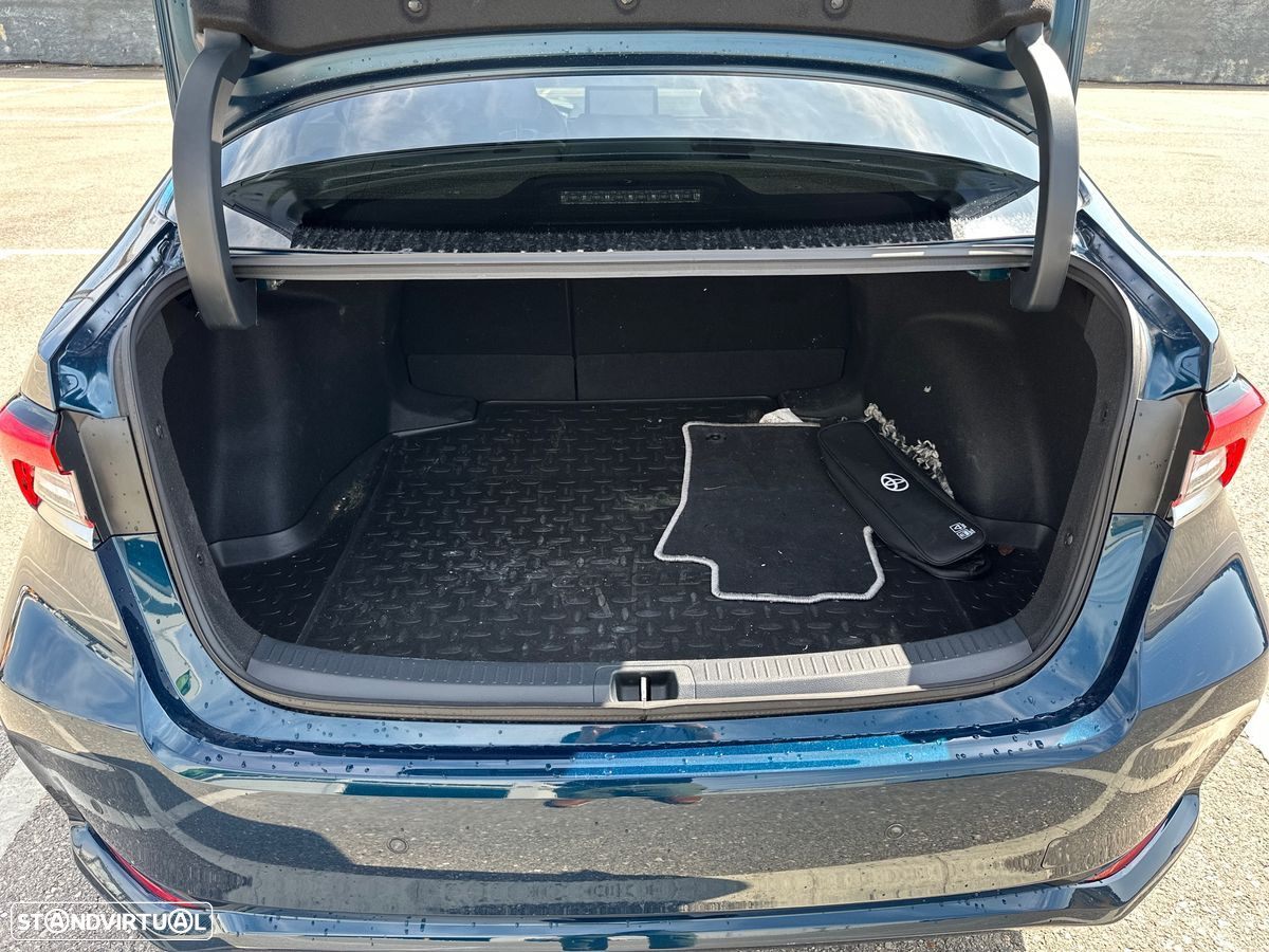Toyota Corolla SD 1.8 Hybrid Luxury - 15