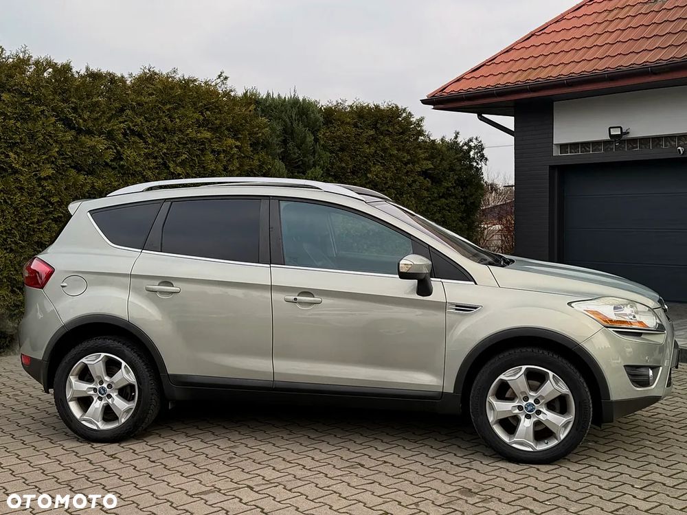 Ford Kuga 2.0 TDCi 2x4 Titanium - 13