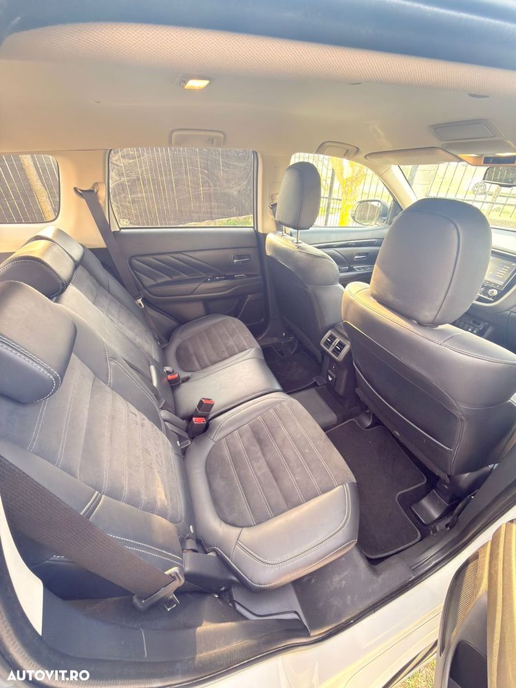 Mitsubishi Outlander 2.4 4WD - 12