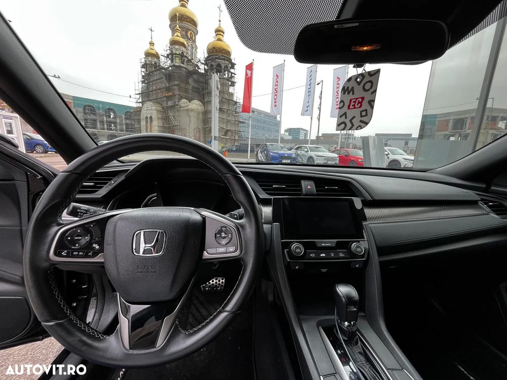 Honda Civic 1.5 i-VTEC Turbo CVT Sport - 9