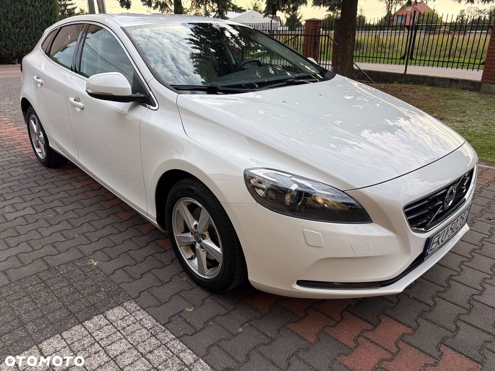 Volvo V40 D3 Momentum - 4