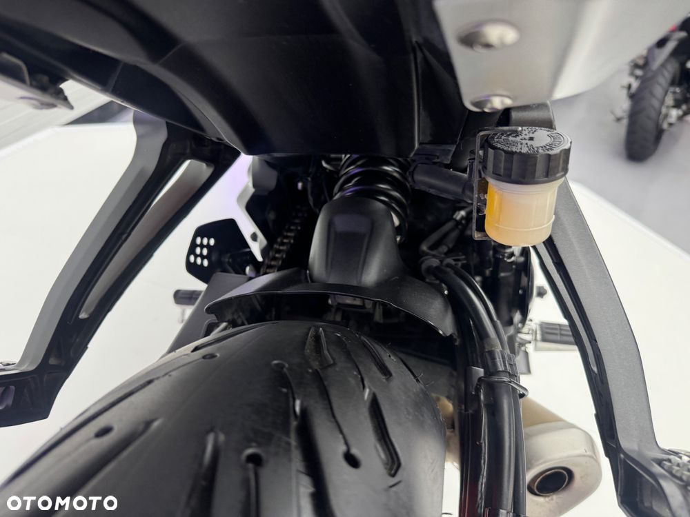 Yamaha MT - 17