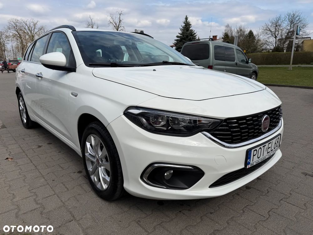 Fiat Tipo 1.6 MultiJet DCT Lounge - 3