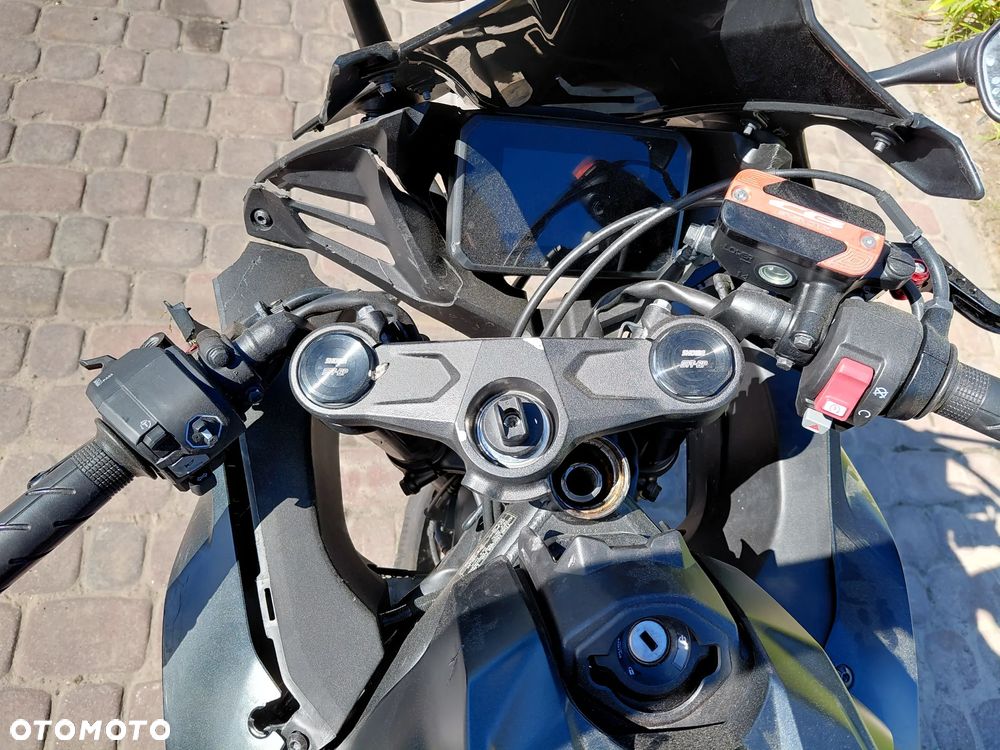 Honda CBR - 25