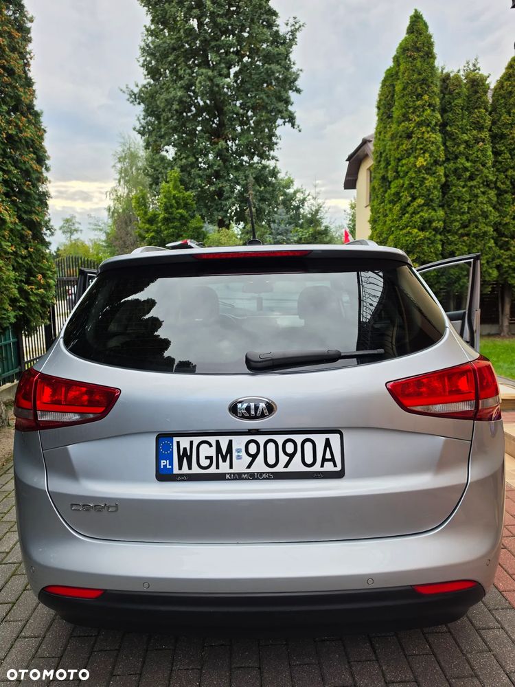 Kia Ceed - 38