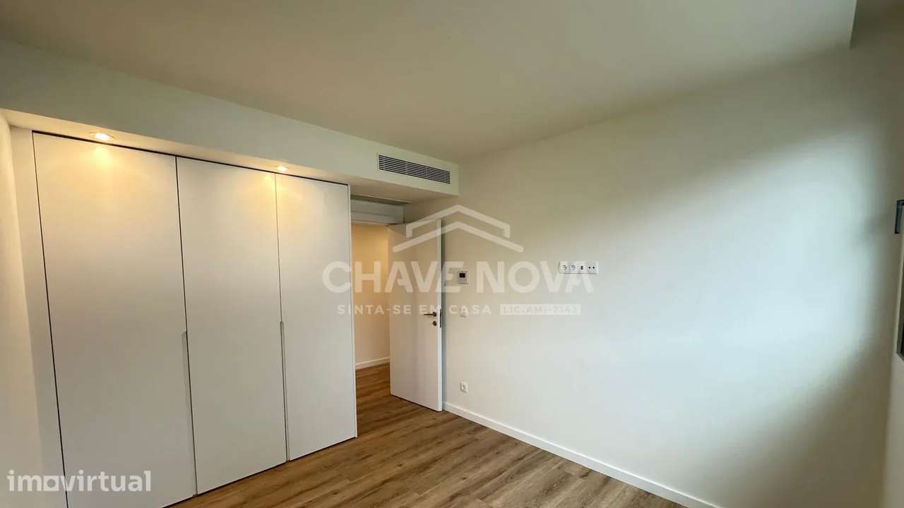 Apartamento T1 c/varanda, garagem e piscina - Grande imagem: 4/13
