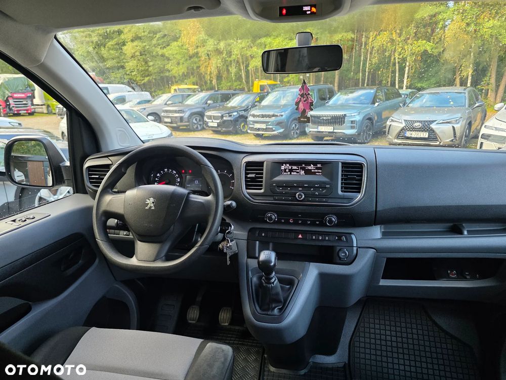 Peugeot Traveller 2016