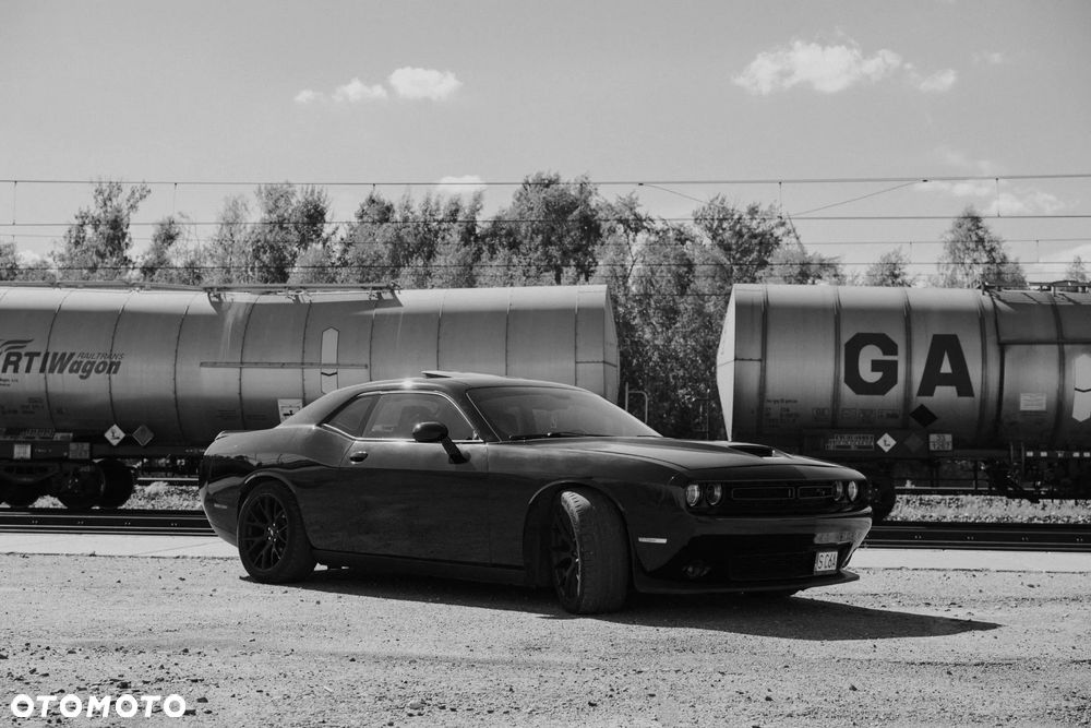 Dodge Challenger - 17