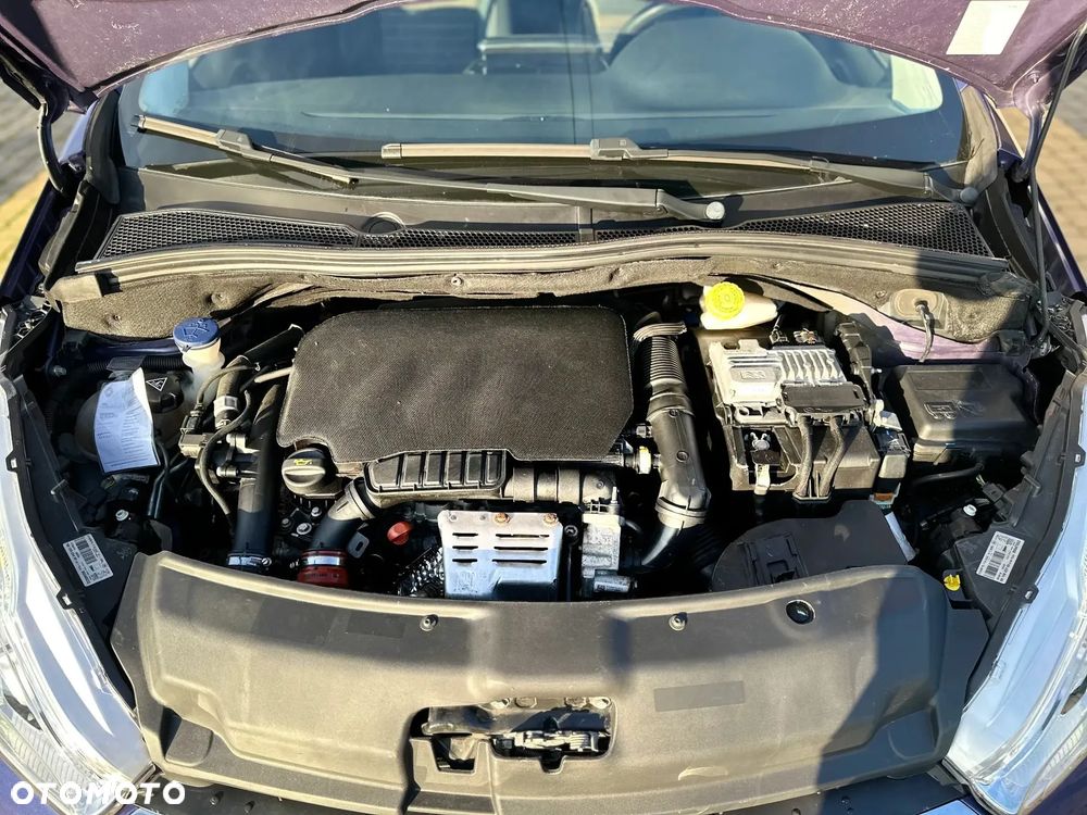 Peugeot 208 - 6