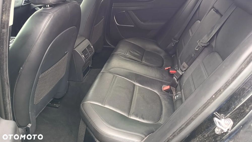 Jaguar XE 2.0 D180 R-Dynamic HSE - 20