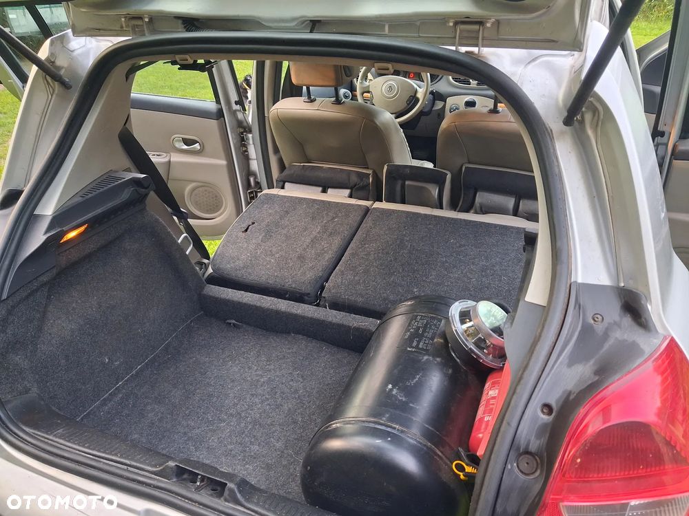 Renault Clio - 31
