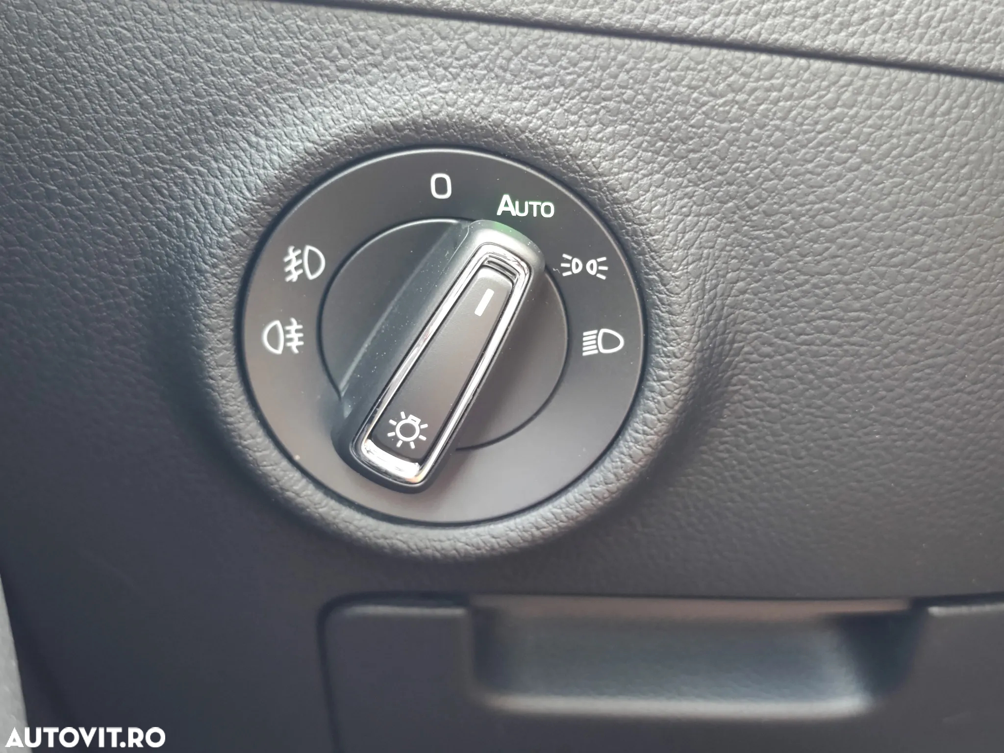 Skoda Superb 2.0 TDI DSG Ambition - 29