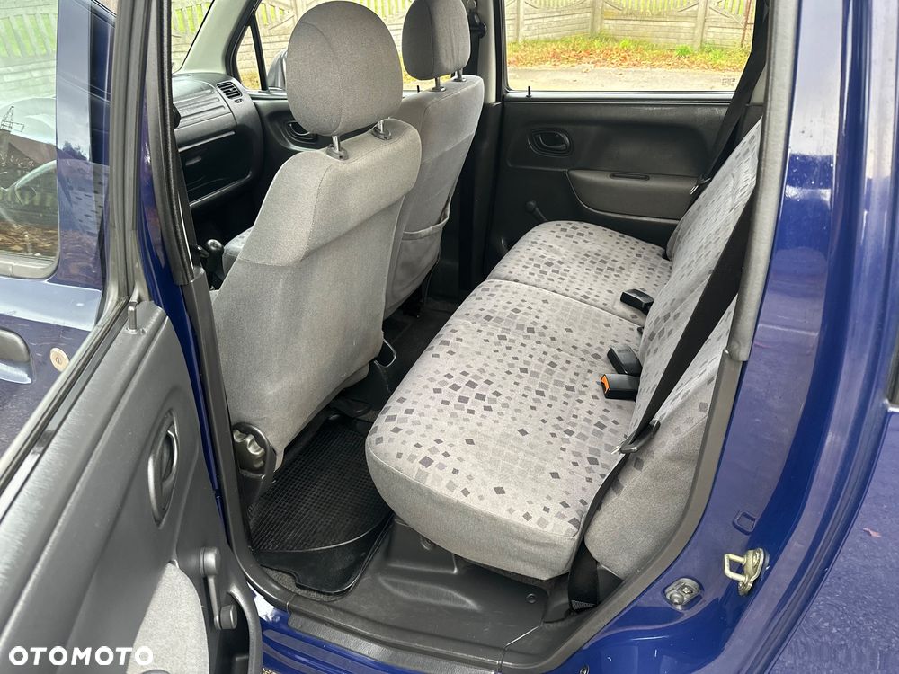 Opel Agila 1.0 - 11