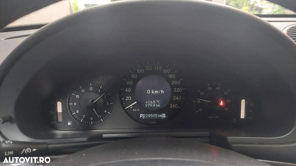 Mercedes-Benz E 320 4-Matic Aut Classic - 3