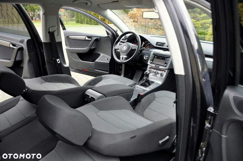 Volkswagen Passat - 24