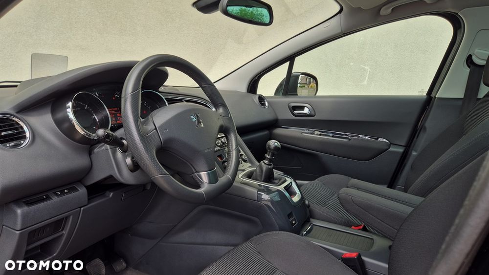 Peugeot 5008 2.0 HDi Premium + - 25