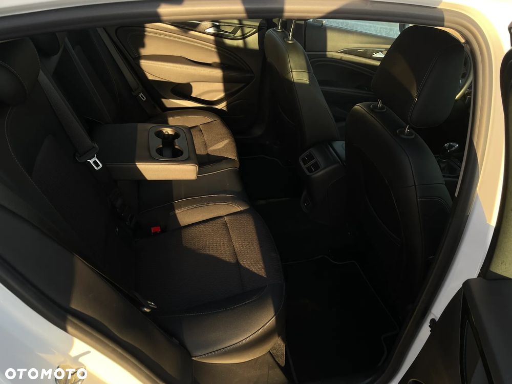 Opel Insignia 1.5 T Elite S&S - 20