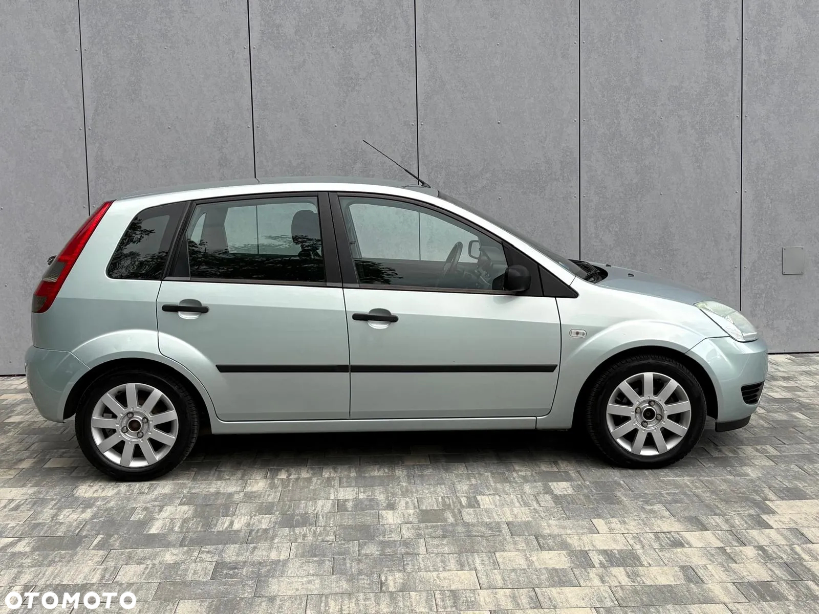 Ford Fiesta 1.3 Ghia - 13
