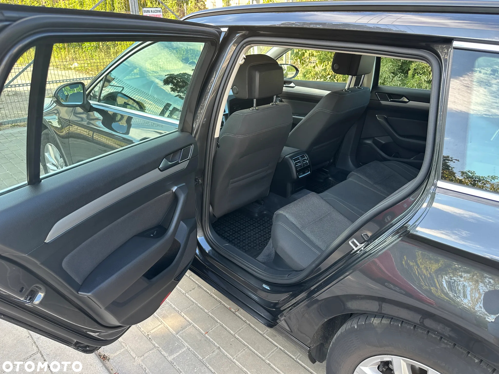 Volkswagen Passat - 9