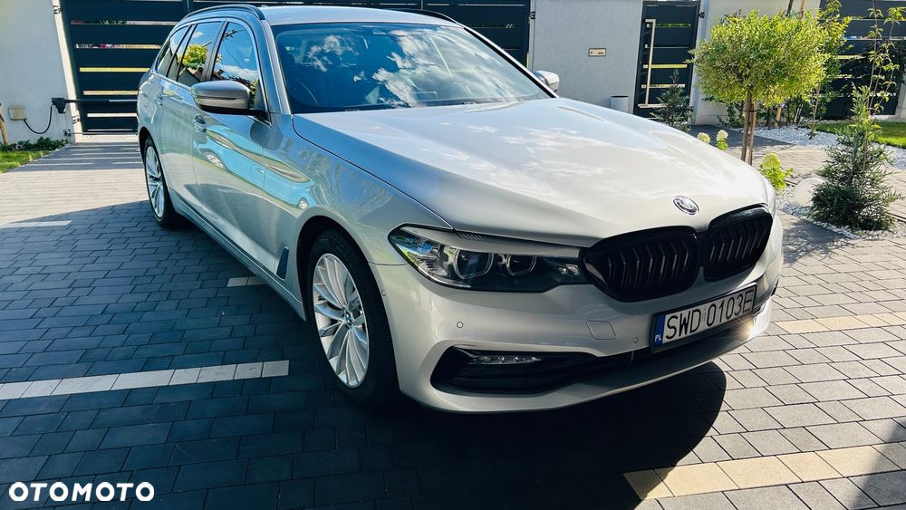 BMW Seria 5 530d xDrive Luxury Line - 1